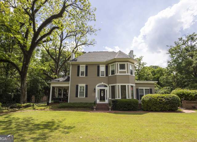 Property at 208 Indian Springs Dr, Forsyth, GA 31029, 5 beds, 2 baths