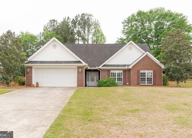 Property at 426 Old Mill Dr, Carrollton, GA 30117, 3 beds, 2 baths