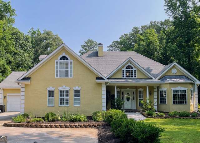 Property at 157 Graves Rd, Fayetteville, GA 30214, 3 beds, 3.5 baths