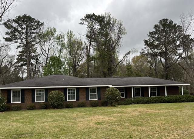Property at 256 Wells Cir, Dublin, GA 31021, 4 beds, 3.5 baths