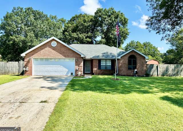Property at 220 Crestwood Cir, Centerville, GA 31028, 3 beds, 2 baths