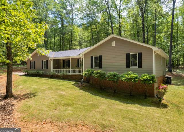 Property at 50 Ridgeview Dr, Jonesboro, GA 30236, 3 beds, 2 baths