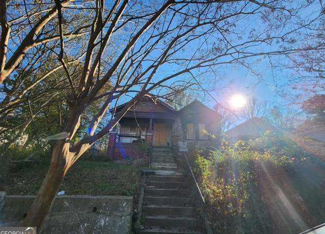 Property at 950 Joseph E Boone Blvd NW, Atlanta, GA 30314, 3 beds, 2 baths