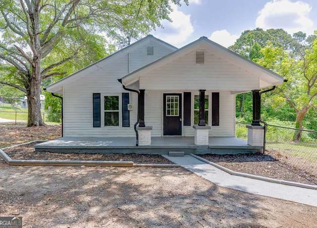 Property at 283 Easy St, Toccoa, GA 30577, 3 beds, 1 bath