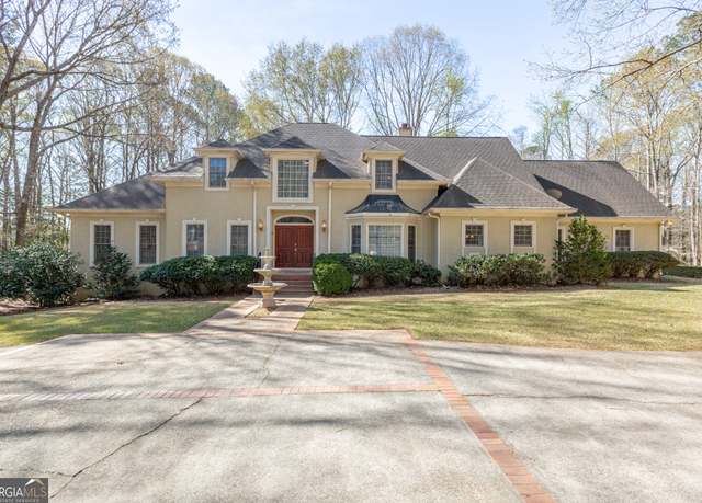 Property at 115 Flagstop Run, Fayetteville, GA 30215, 5 beds, 4.5 baths