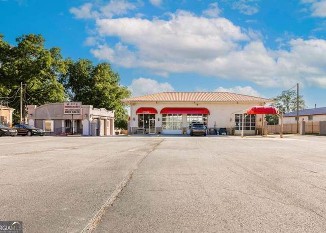 Property at 1269 S Elm Street St, Commerce, GA 30529, 2 beds, 2 baths