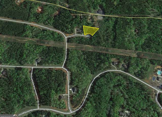 Property at 102 Courtyard Pl, Forsyth, GA 31029