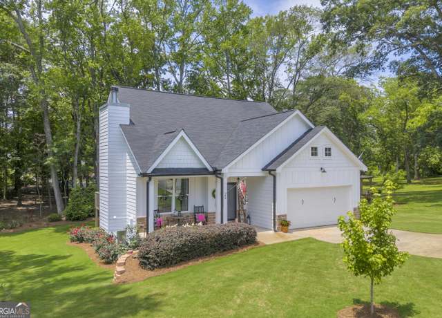 Property at 49 Grove Ct, Royston, GA 30662, 4 beds, 3.5 baths
