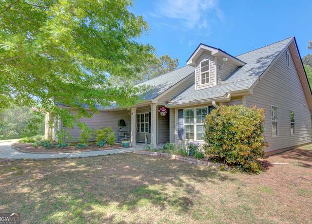 Property at 103 Fuller Ct, Grantville, GA 30220, 3 beds, 2 baths