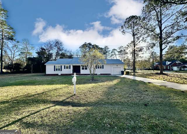 Property at 591 W Bay St, Jesup, GA 31545, 3 beds, 1 bath