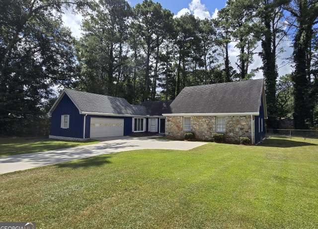 Property at 2251 Country Club Dr SE, Conyers, GA 30013, 4 beds, 3 baths