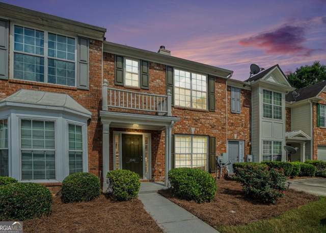 Property at 2846 Parkway Close, Lithonia, GA 30058, 2 beds, 2.5 baths