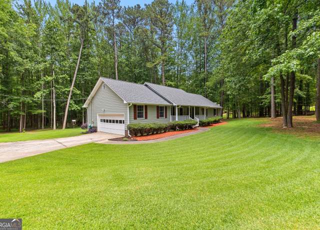 Property at 145 Adams Ct, Fayetteville, GA 30214, 3 beds, 2 baths