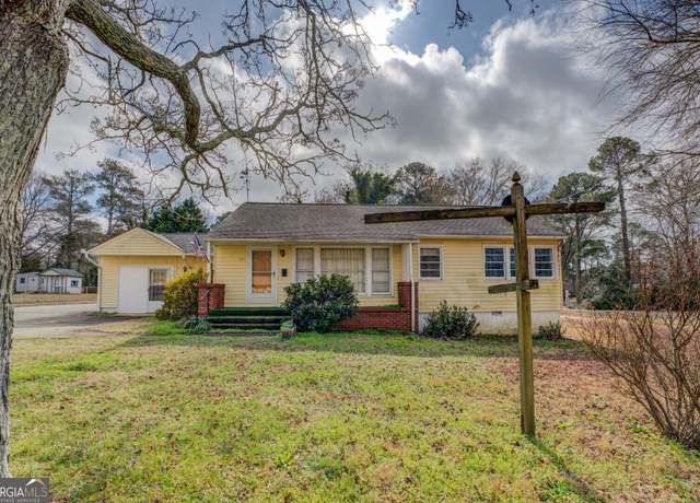 Property at 908 Nelson St, Jackson, GA 30233, 3 beds, 1 bath