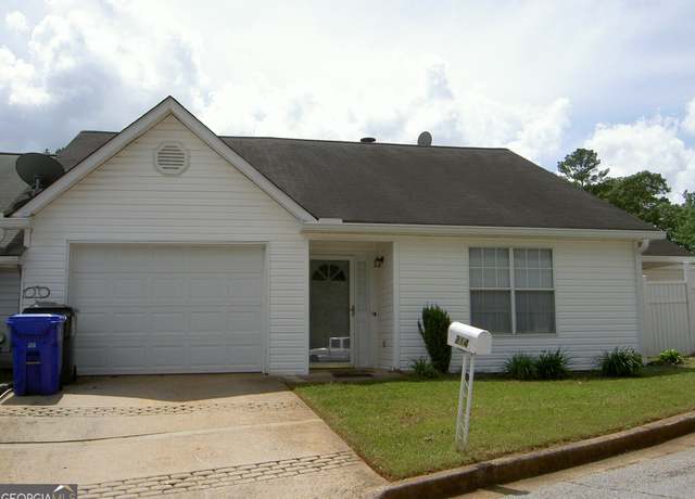 Property at 214 Oak Cir, Stockbridge, GA 30281, 3 beds, 2 baths