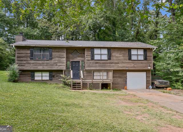 Property at 5804 Macedin Dr, Douglasville, GA 30135, 3 beds, 2 baths