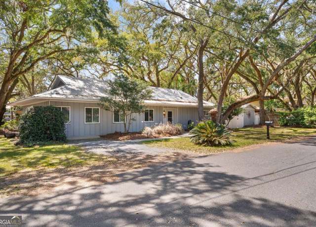 Property at 1915 Second Ave, St. Simons, GA 31522, 4 beds, 1.5 baths