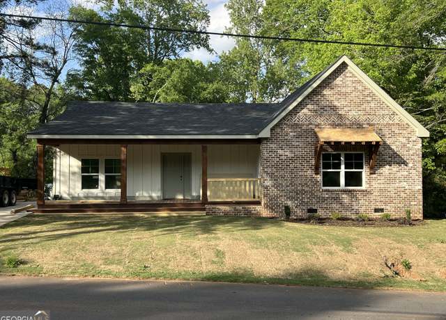 Property at 135 Church St, Palmetto, GA 30268, 3 beds, 2.5 baths