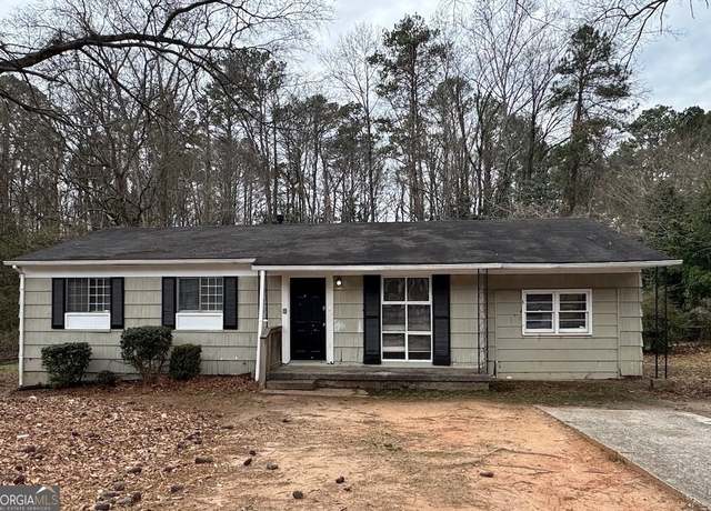 Property at 1471 Cedar Creek Ln, Riverdale, GA 30296, 3 beds, 2 baths