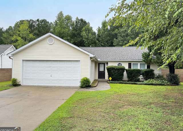 Property at 73 Canterbury Dr, Grantville, GA 30220, 3 beds, 2 baths