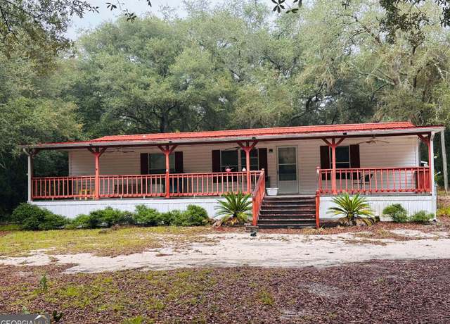 Property at 5768 Holly Dr, Blackshear, GA 31516, 3 beds, 2 baths