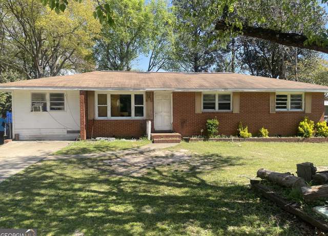 Property at 208 Bruce St, Warner Robins, GA 31093, 3 beds, 2 baths