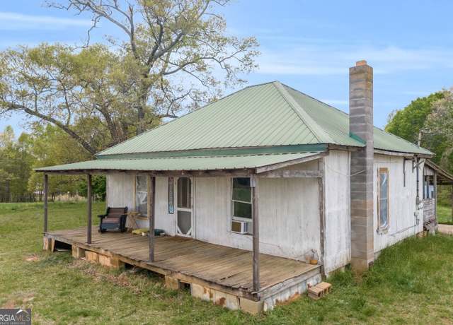 Property at 3133 Pea Ridge Rd, Cornelia, GA 30531, 3 beds, 1 bath