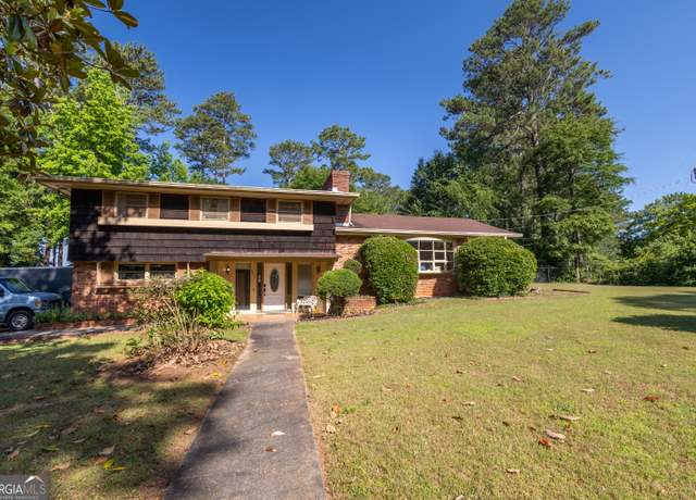 Property at 6214 Crestview Dr SE, Covington, GA 30014, 5 beds, 3.5 baths