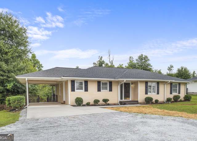 Property at 713 Smokey Rd, Newnan, GA 30263, 3 beds, 2 baths