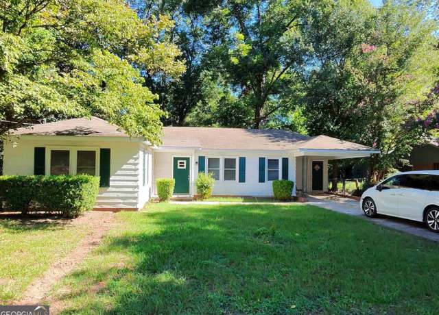 Property at 504 Oakview Sq, Warner Robins, GA 31093, 3 beds, 2 baths