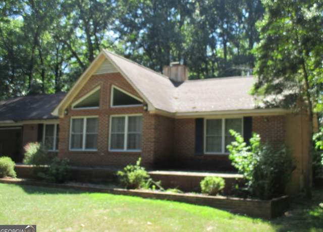 Property at 20352 Highway 441 S, Commerce, GA 30529, 3 beds, 2 baths