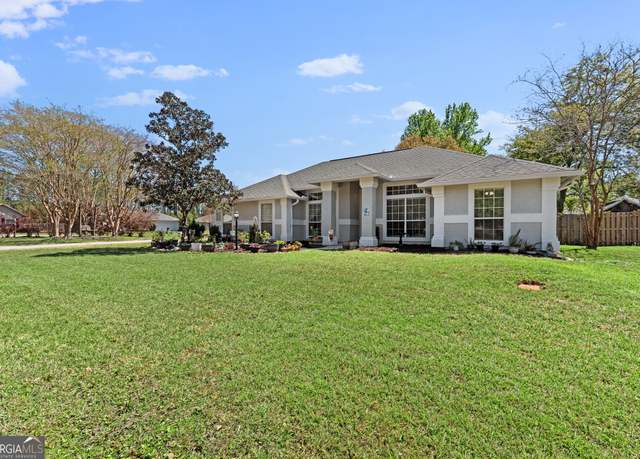 Property at 332 Hallowes Dr E, St. Marys, GA 31558, 4 beds, 2 baths
