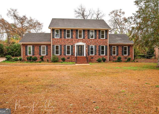Property at 4804 Brittany Dr, Macon, GA 31210, 5 beds, 3.5 baths