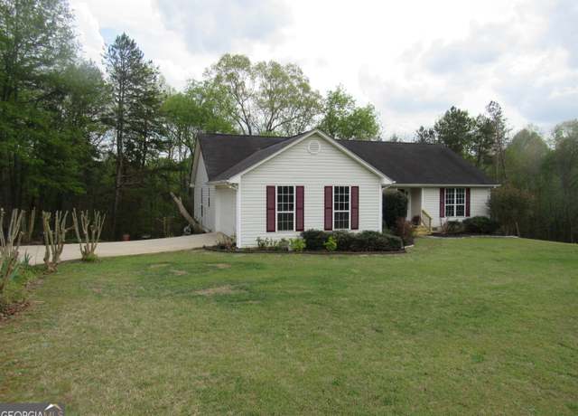 Property at 137 Brad St, Royston, GA 30662, 3 beds, 2 baths
