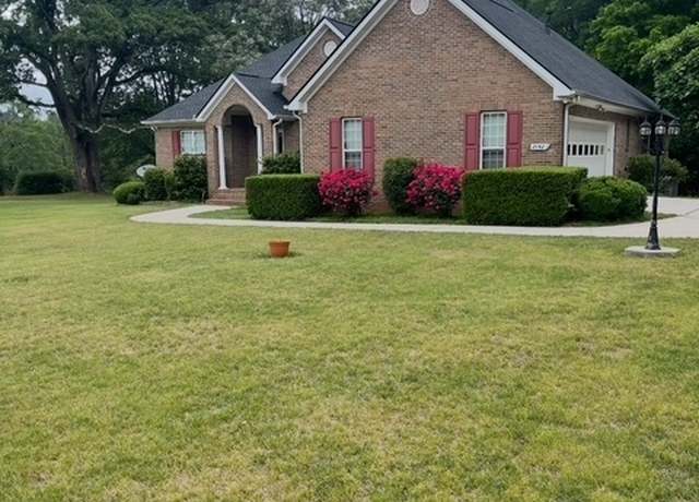 Property at 2142 E Atlanta Rd, Stockbridge, GA 30281, 3 beds, 2.5 baths