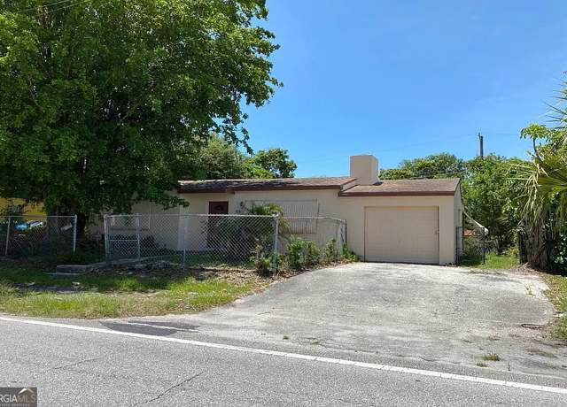 Property at 325 Silver Beach Rd, Riviera Beach, FL 33403, 3 beds, 1 bath
