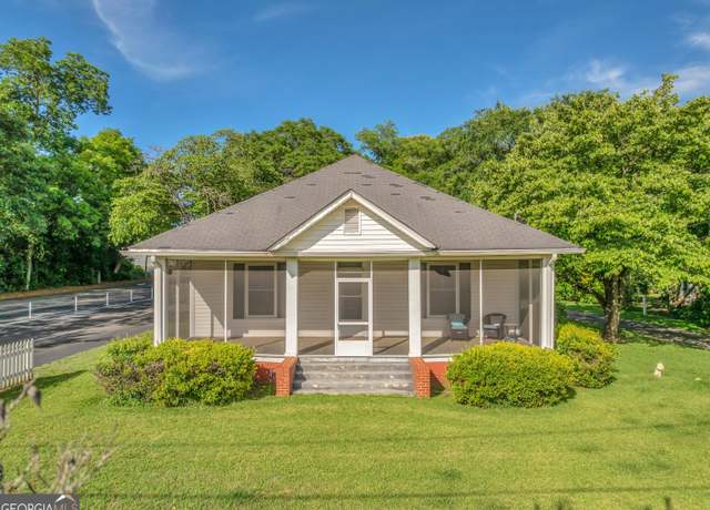 Property at 906 Washington St, Perry, GA 31069, 3 beds, 2.5 baths