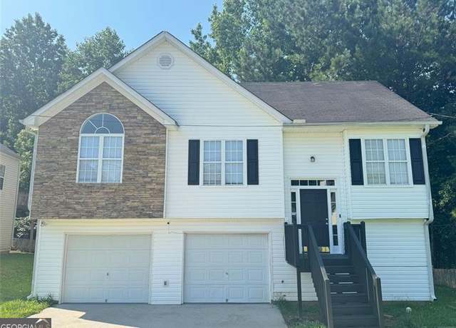 Property at 4044 Robin Cir, Atlanta, GA 30349, 4 beds, 3 baths