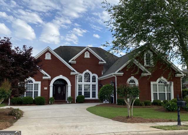 Property at 115 Pembroke Pt, Warner Robins, GA 31088, 4 beds, 3.5 baths