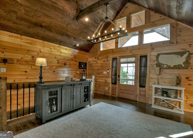Property at 32 Kensington Dr, Mineral Bluff, GA 30559, 3 beds, 2.5 baths