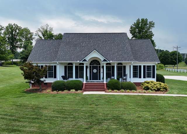Property at 20 Bonnie Pearl Ln, Cleveland, GA 30528, 3 beds, 2 baths