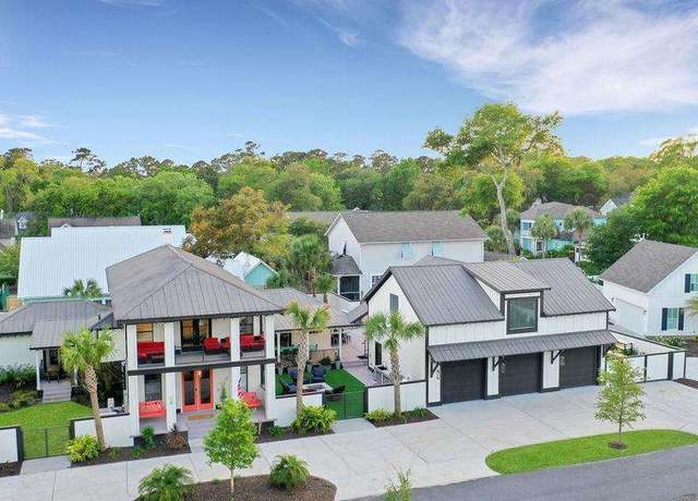 Property at 125 Tiffany Ln, St. Simons, GA 31522, 4 beds, 4.5 baths