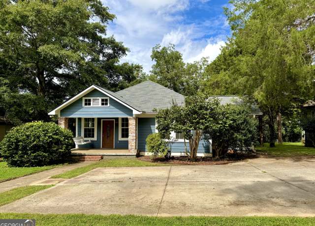 Property at 518 S Lee St, Lagrange, GA 30240, 3 beds, 2 baths