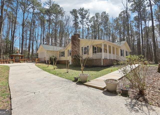Property at 179 Green Valley Rd, Fayetteville, GA 30214, 4 beds, 2 baths