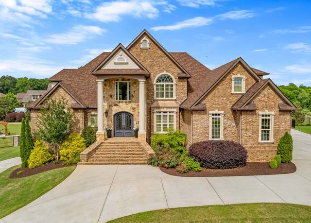 Property at 770 Tralee Dr, Fayetteville, GA 30215, 5 beds, 4.5 baths