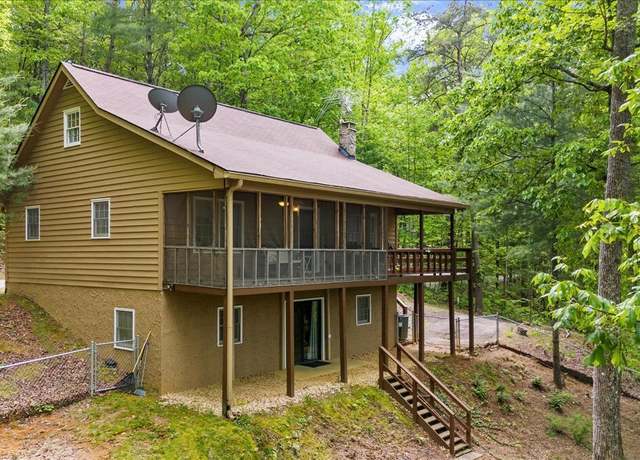Property at 15 Mississippi Ln, Tiger, GA 30576, 4 beds, 3 baths