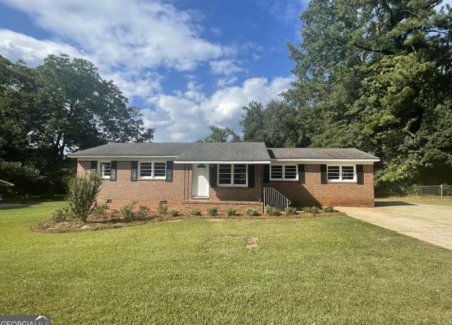 Property at 109 Alton Dr, Lagrange, GA 30241, 3 beds, 2 baths