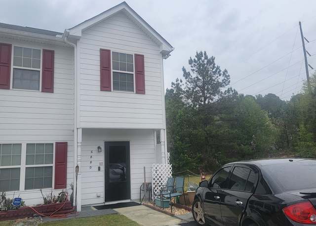 Property at 6880 Mountain Cir, Riverdale, GA 30274, 3 beds, 2.5 baths