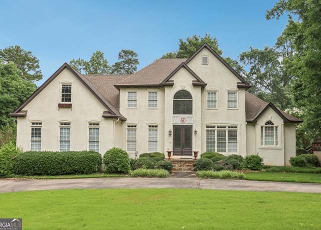 Property at 15 Preswick Park Dr, Newnan, GA 30265, 5 beds, 4.5 baths