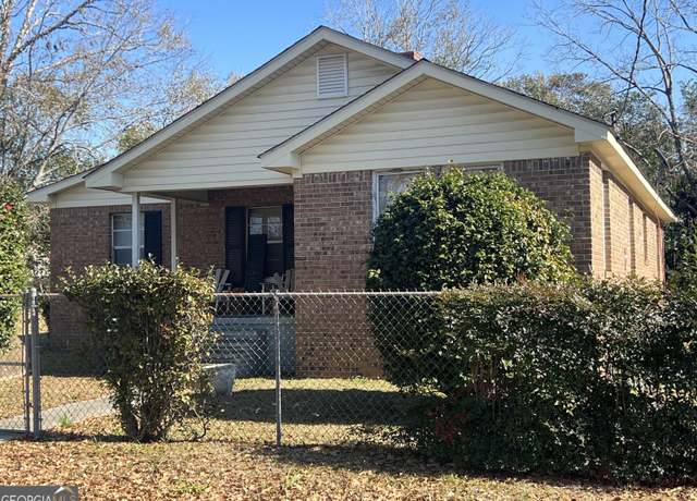 Property at 106 Floyd St, Statesboro, GA 30458, 3 beds, 1 bath